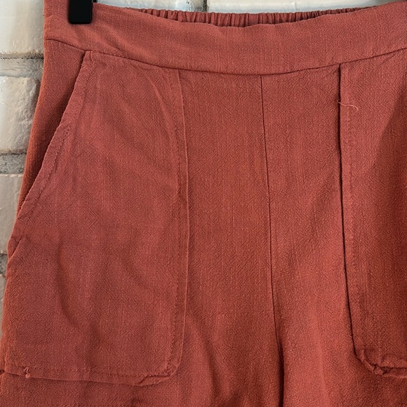 HYFVE women’s salmon color shorts front pockets - Picture 2 of 4